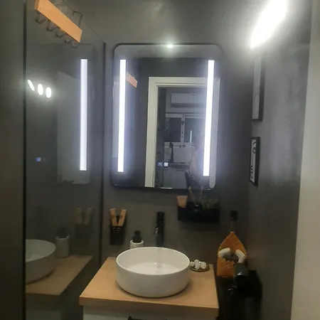 Lejlighed Luxury Close To Metro Athen